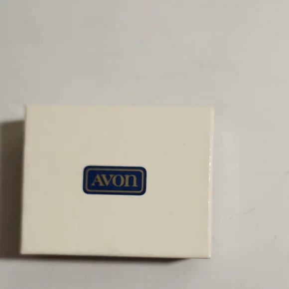 Goldtone Rose Cottagecore Locket Vintage Necklace - Picture 8 of 8